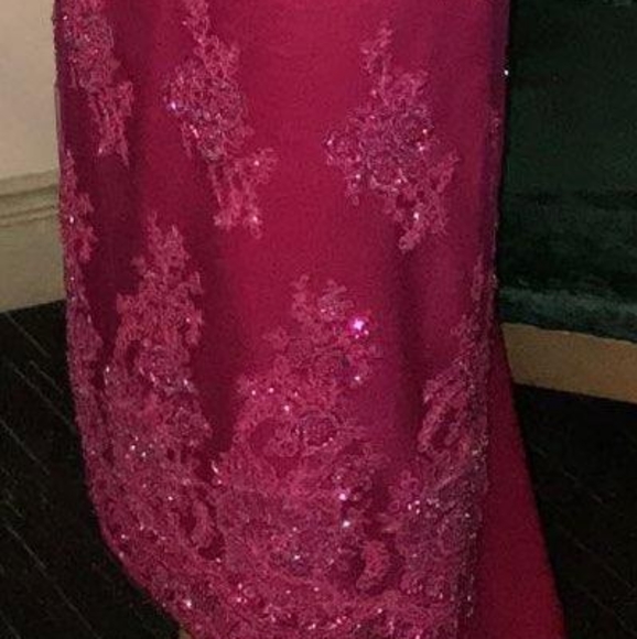 Pink dress engagement - Picture 2 of 3